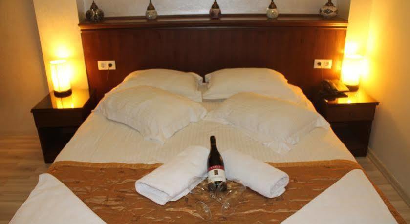 Elisa Hotel อิสตันบูล ภายนอก รูปภาพ